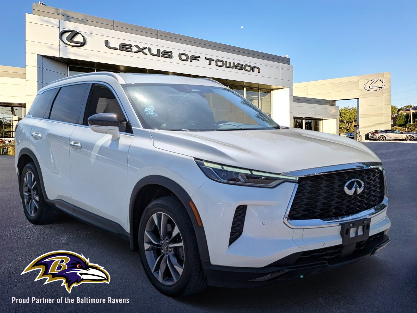 Used 2023 INFINITI QX60 Luxe w/ Cargo Package image 1