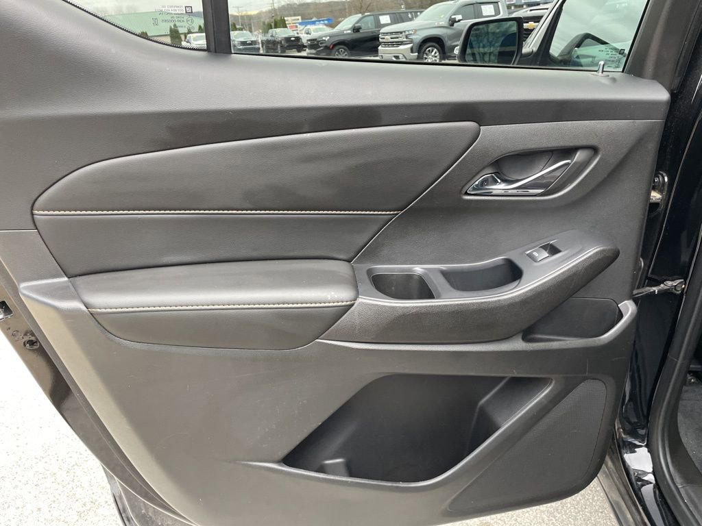 Used 2021 Chevrolet Traverse LT w/ LPO, Floor Liner Package image 47