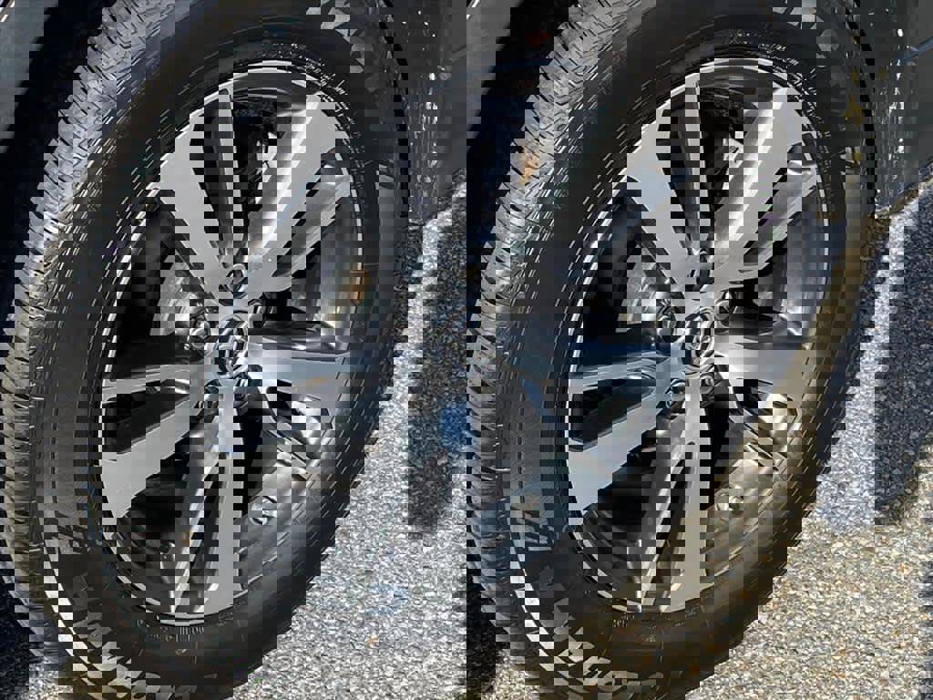 Used 2017 Toyota RAV4 XLE image 19