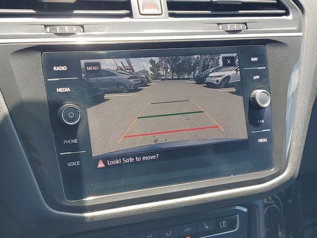 Used 2018 Volkswagen Tiguan SEL Premium FWD image 27