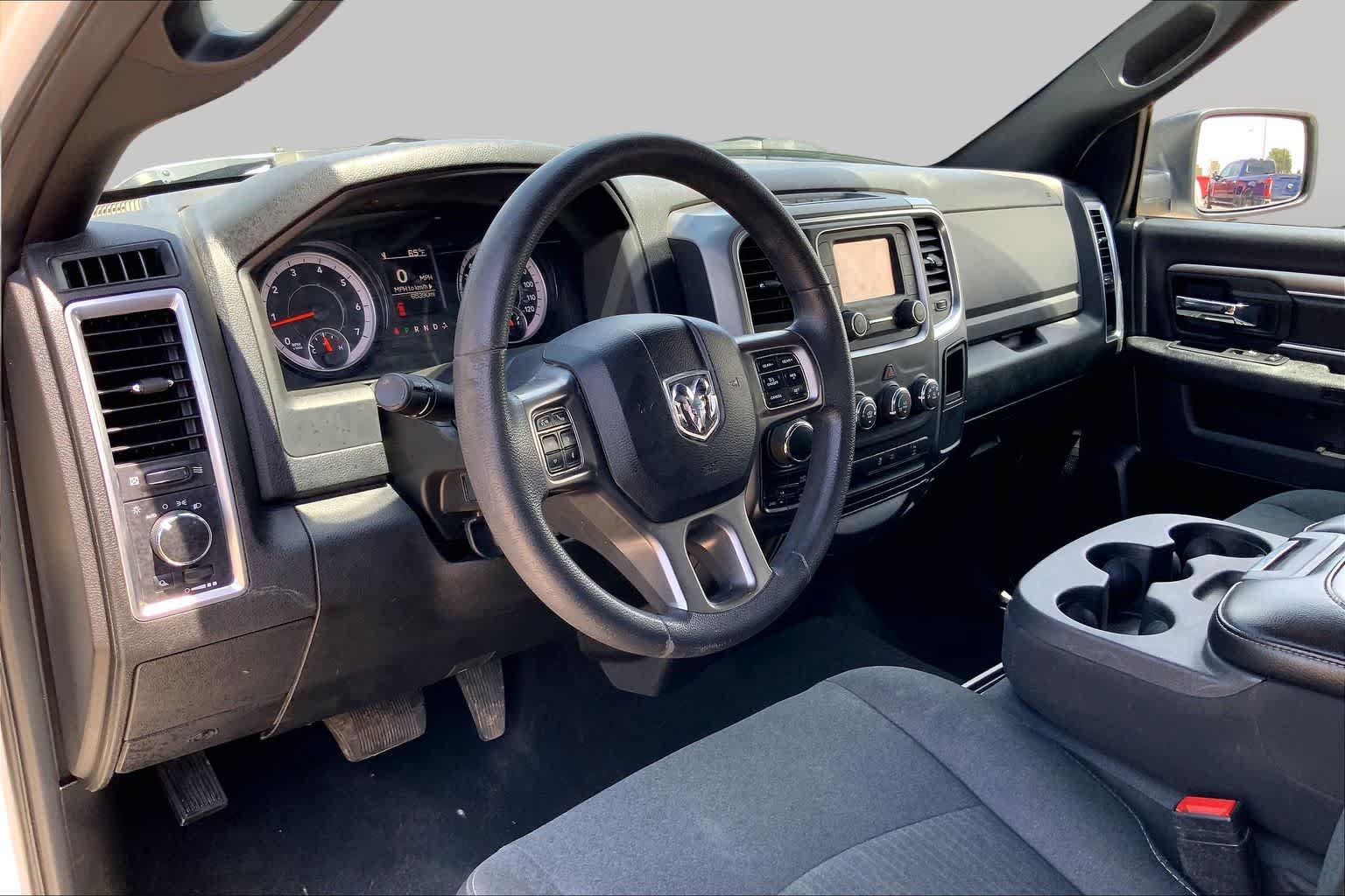 Used 2024 RAM 1500 Warlock AWD/4WD image 18