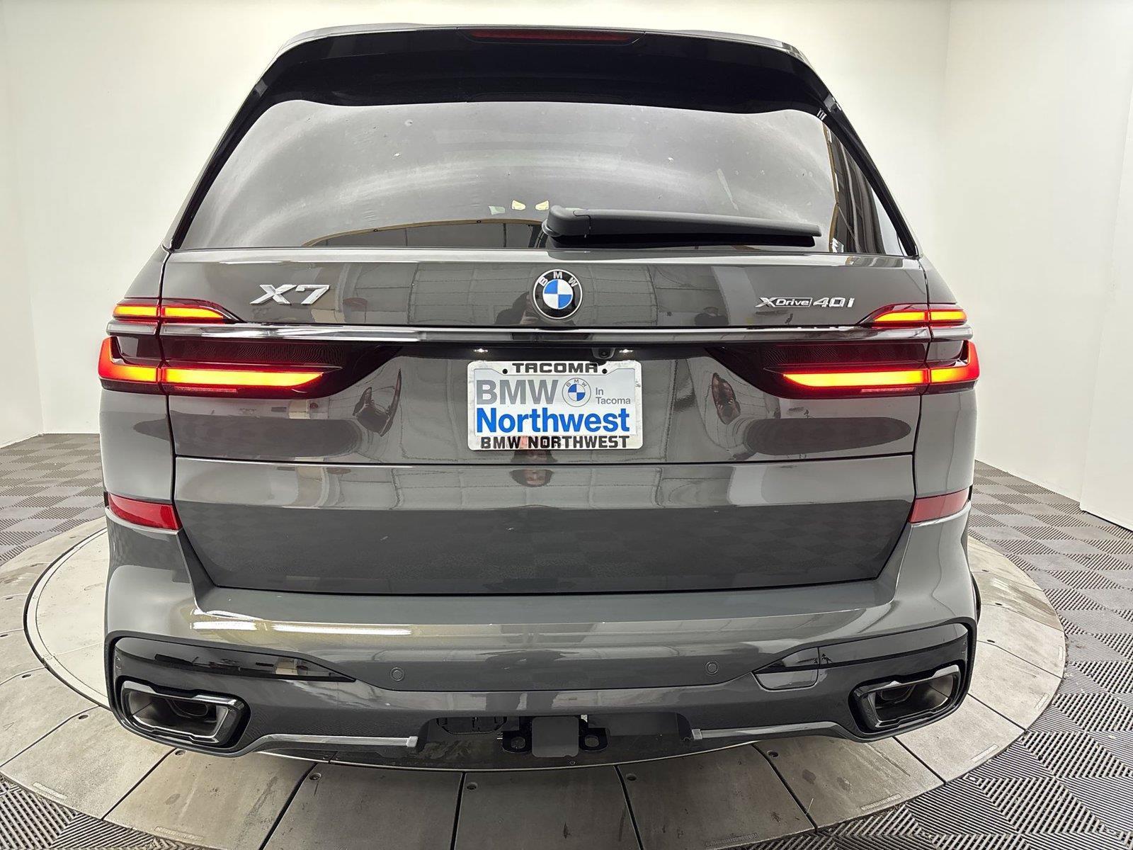 New 2027 BMW X7 xDrive40i w/ M Sport Package AWD/4WD image 15