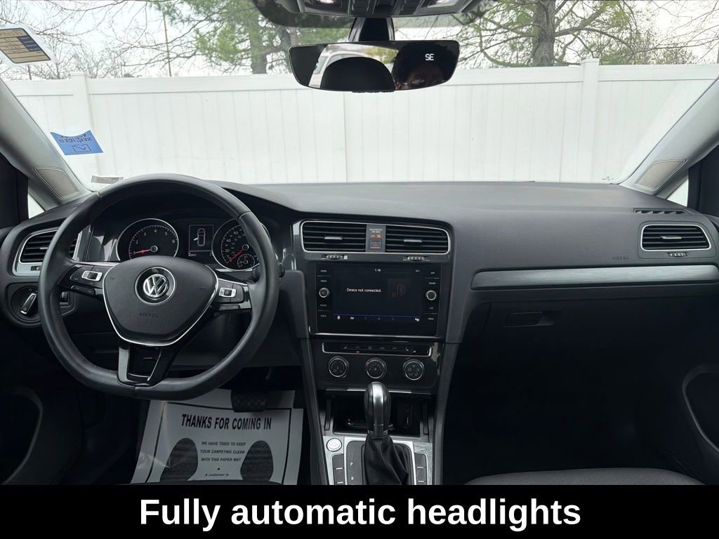 Used 2018 Volkswagen Golf SE image 15