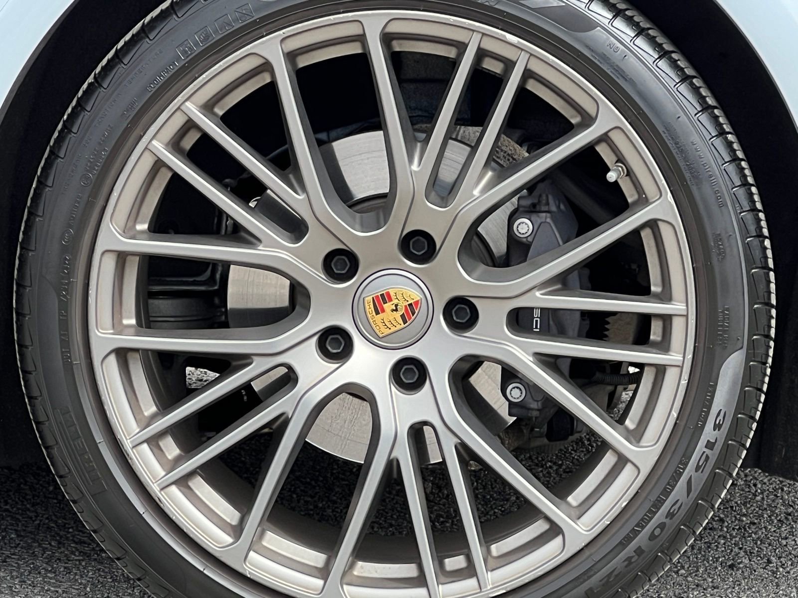 Certified 2023 Porsche Panamera 4 Platinum Edition image 13