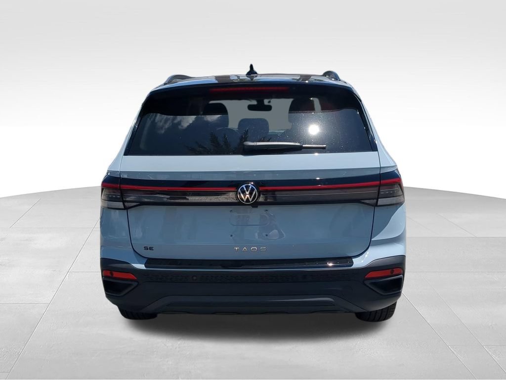 New 2026 Volkswagen Taos SE FWD image 5