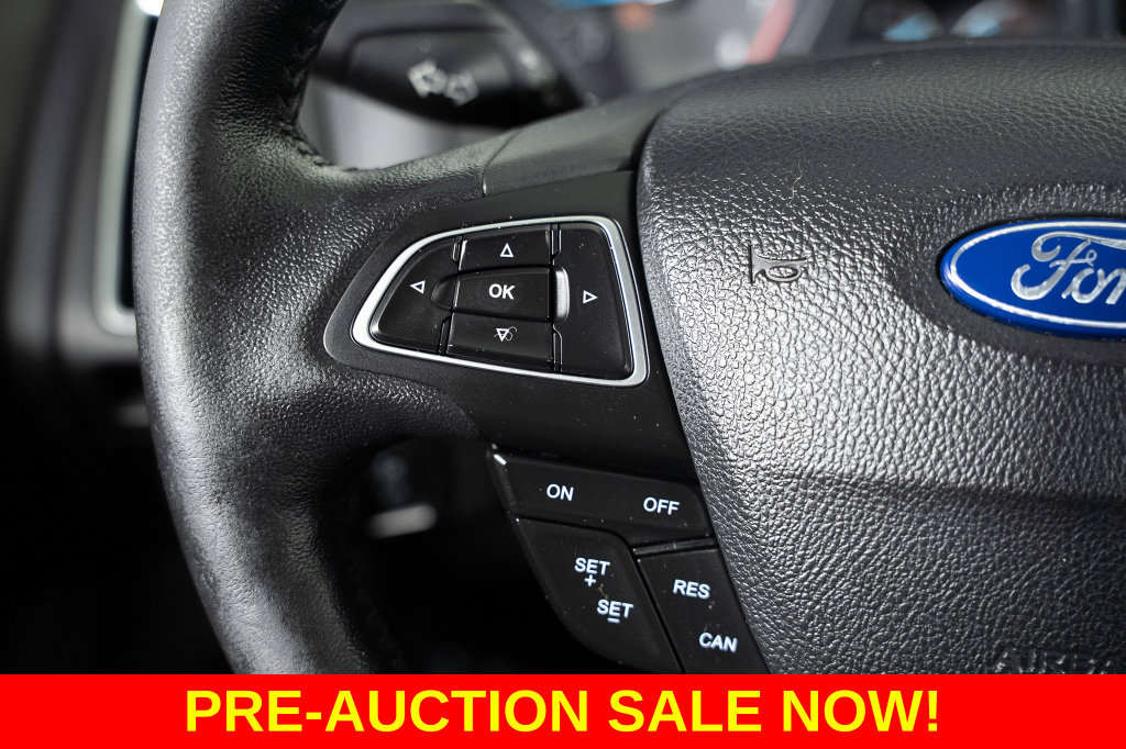 Used 2017 Ford Focus Titanium FWD image 27