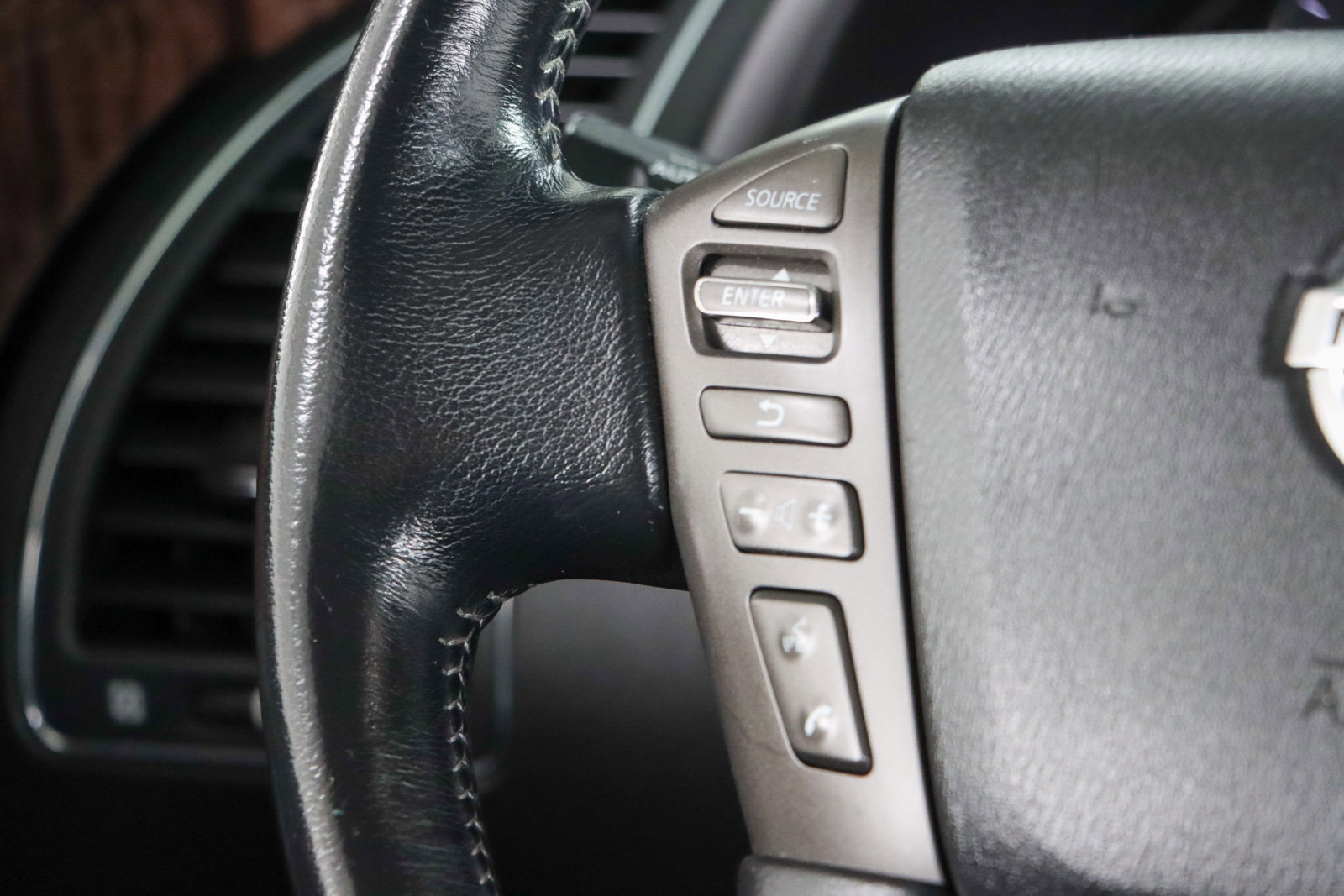 Used 2020 Nissan Armada SL w/ Premium Package image 14