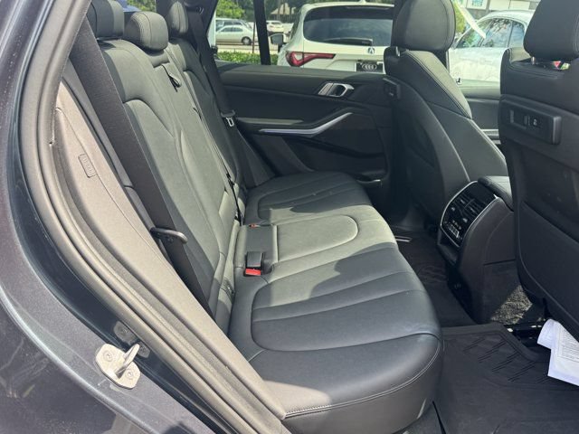 Used 2022 BMW X5 xDrive40i w/ Premium Package AWD/4WD image 32