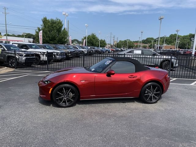 Used 2024 MAZDA MX-5 Miata Grand Touring RWD image 5