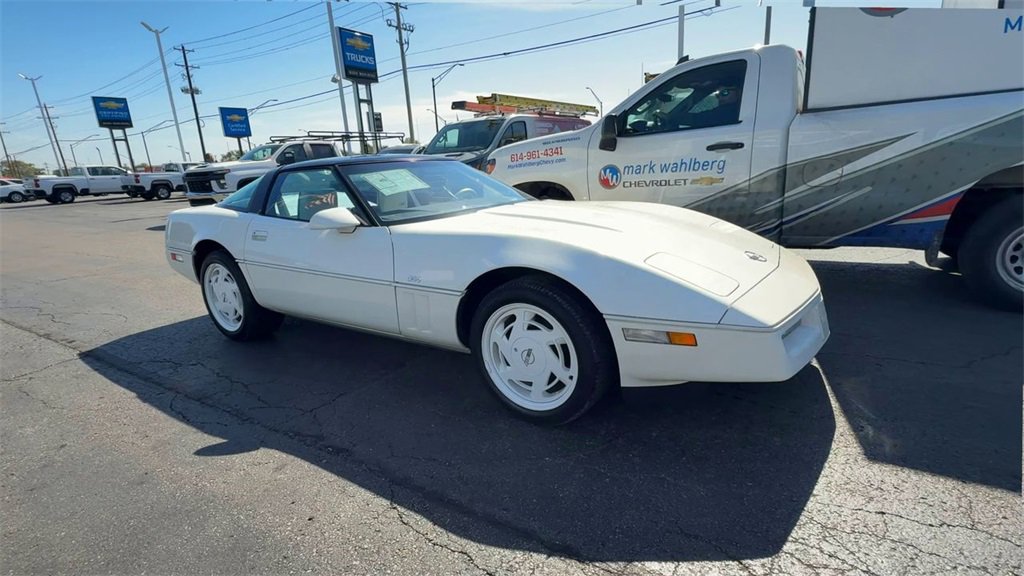Used 1988 Chevrolet Corvette Coupe image 2