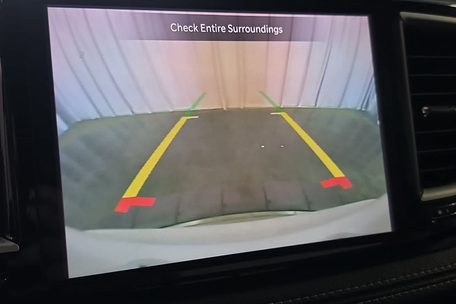 Used 2023 Chrysler Pacifica Touring-L FWD image 21