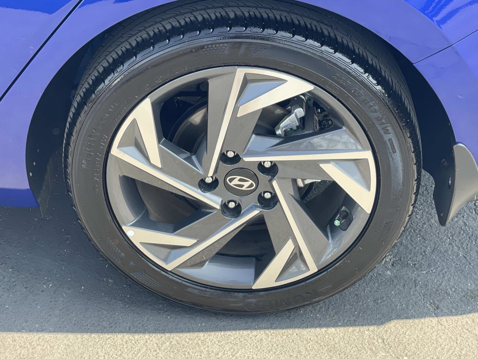 Certified 2024 Hyundai Elantra SEL w/ Convenience Package image 30