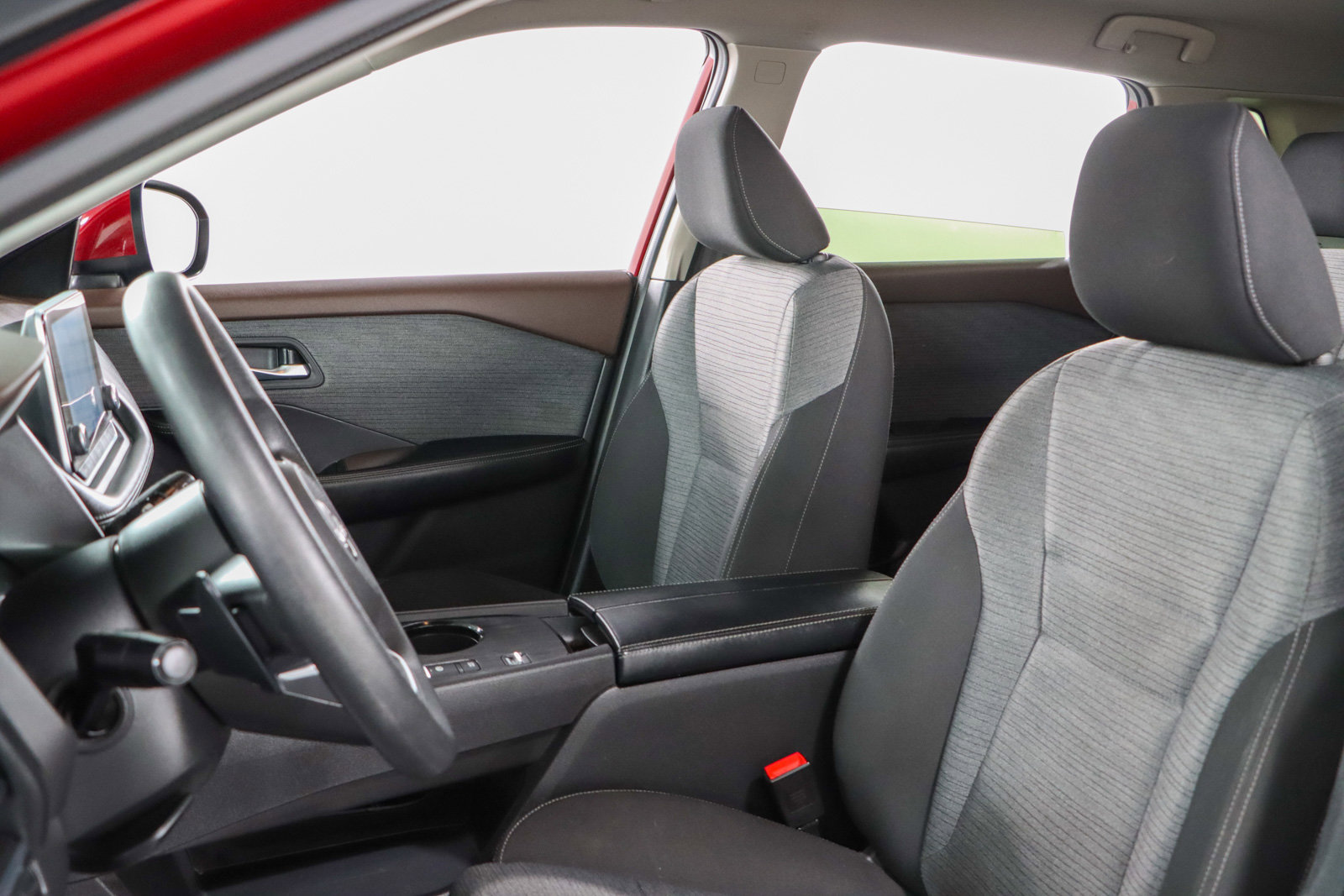 Used 2023 Nissan Rogue SV image 23