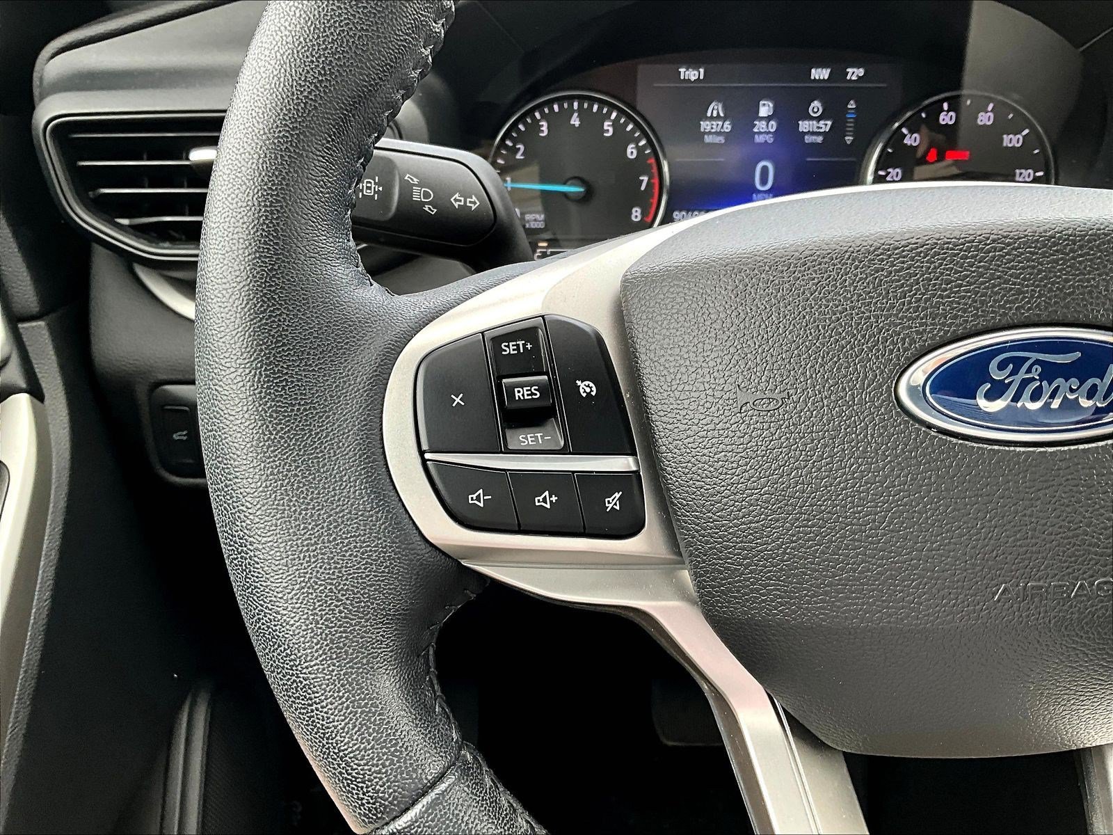 Used 2022 Ford Explorer XLT AWD/4WD image 11
