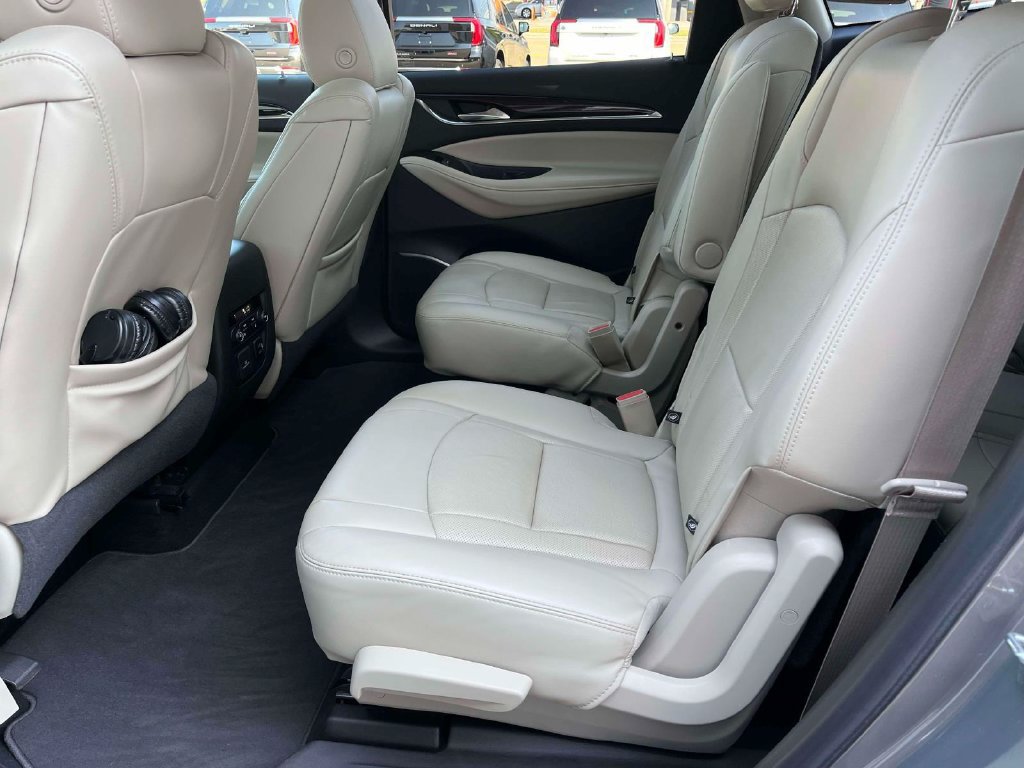 Certified 2018 Buick Enclave Premium w/ Experience Buick Package FWD image 16