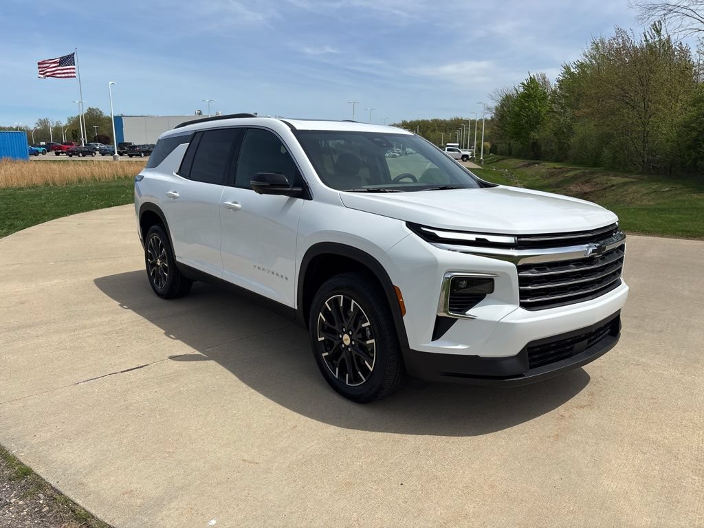 New 2026 Chevrolet Traverse LT w/ Sun and Wheel Package FWD image 11