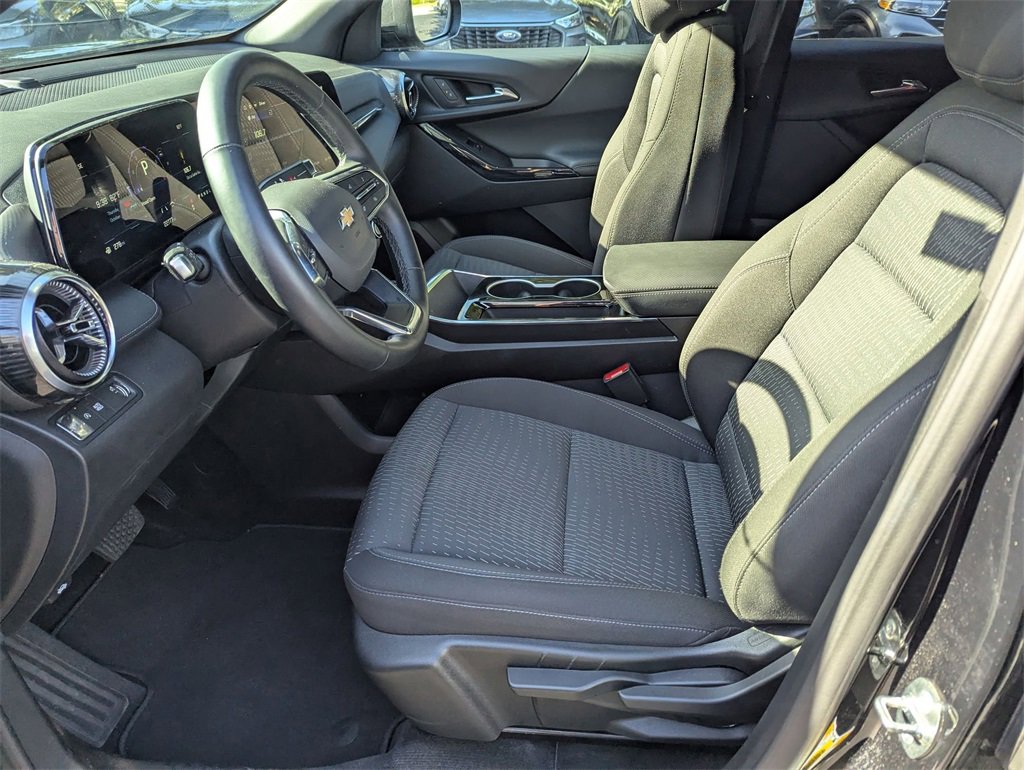Used 2025 Chevrolet Equinox LT image 22