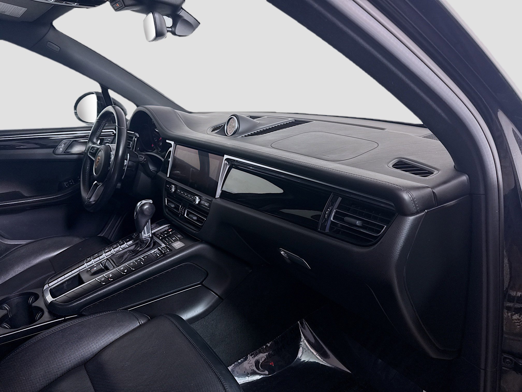 Used 2020 Porsche Macan S AWD/4WD image 29