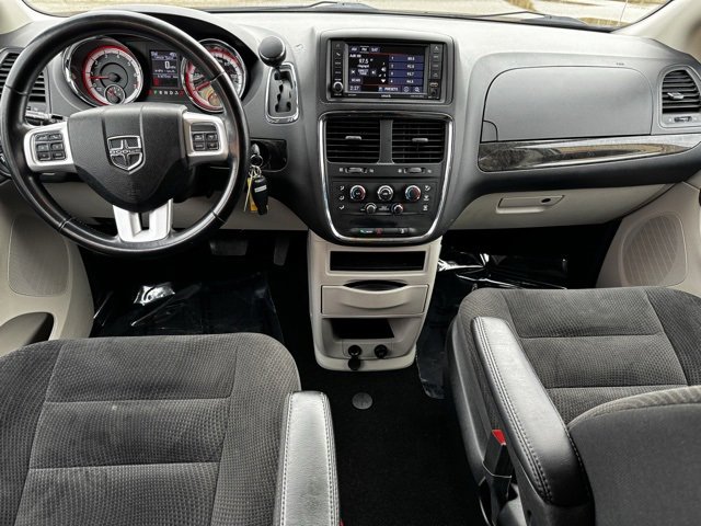 Used 2019 Dodge Grand Caravan SE w/ UConnect Hands-Free Group image 10