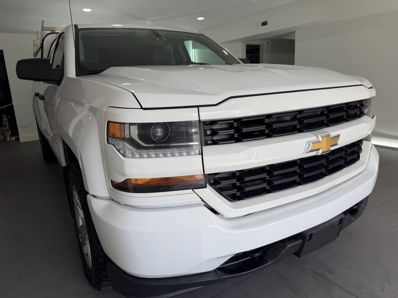 Used 2016 Chevrolet Silverado 1500 Custom w/ Custom Convenience Package AWD/4WD image 12