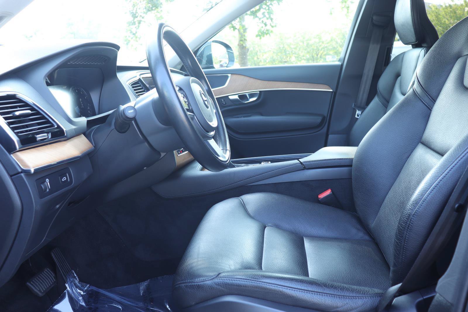 Used 2022 Volvo XC90 T6 Momentum w/ Advanced Package AWD/4WD image 10
