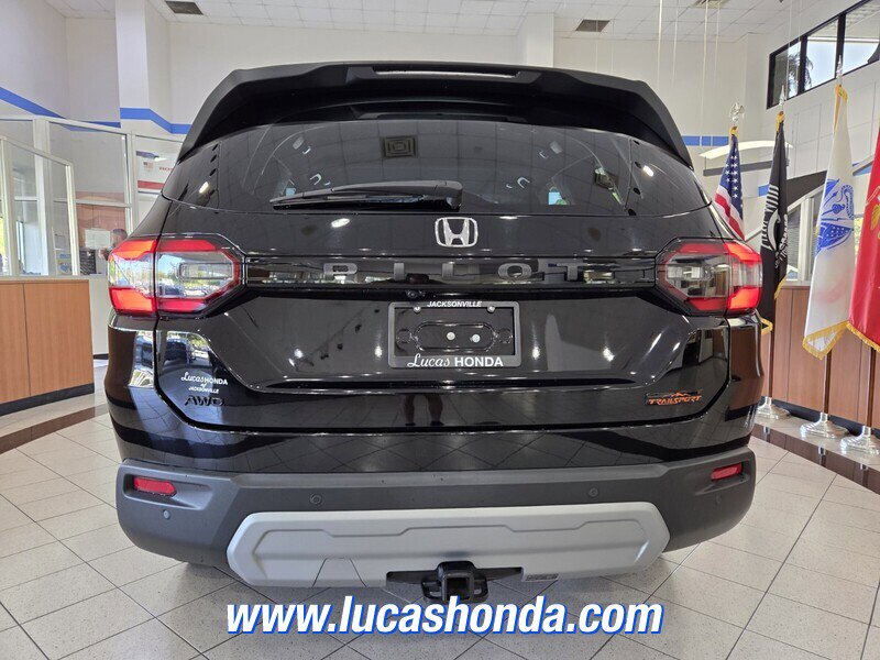 Used 2024 Honda Pilot TrailSport image 5