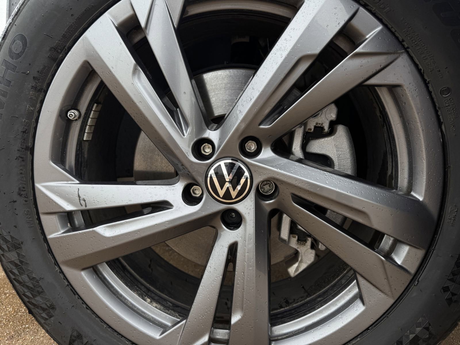 Used 2024 Volkswagen Atlas Cross Sport SEL R-Line AWD/4WD image 10