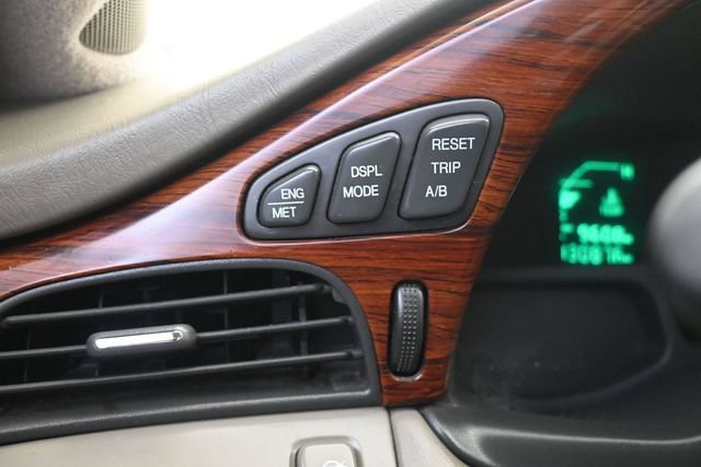 Used 2004 Cadillac De Ville w/ Equipment Group FWD image 25