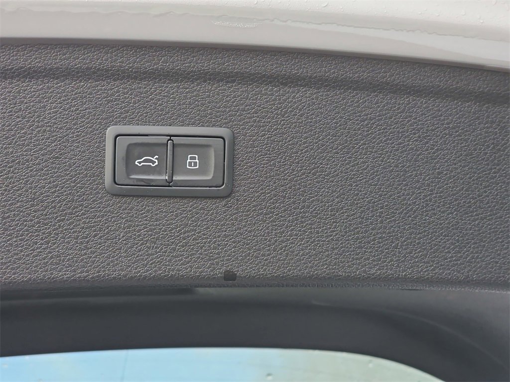 Used 2025 Audi Q5 2.0T Premium Plus image 16