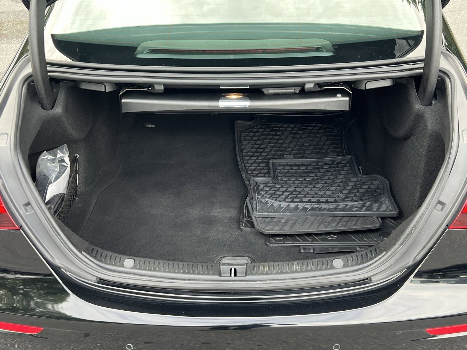 Used 2023 Mercedes-Benz E 350 4MATIC Sedan w/ Premium Package image 31