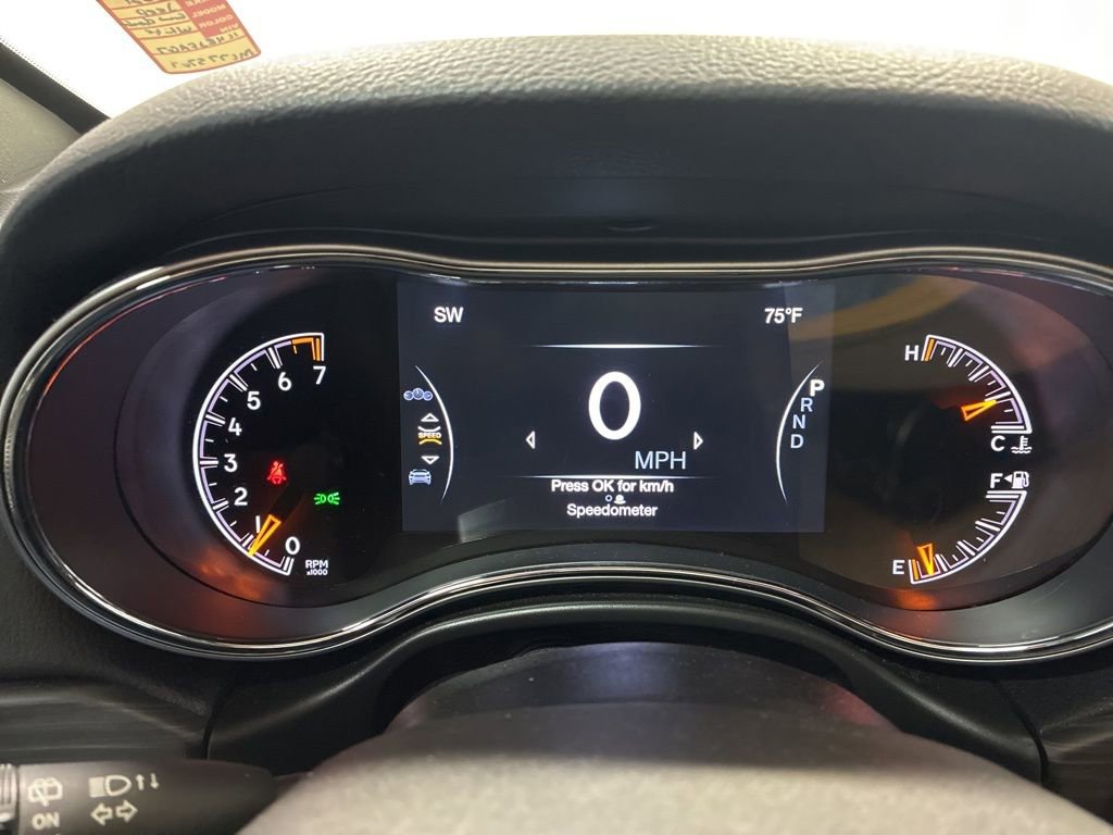 Used 2021 Jeep Grand Cherokee Laredo X image 16