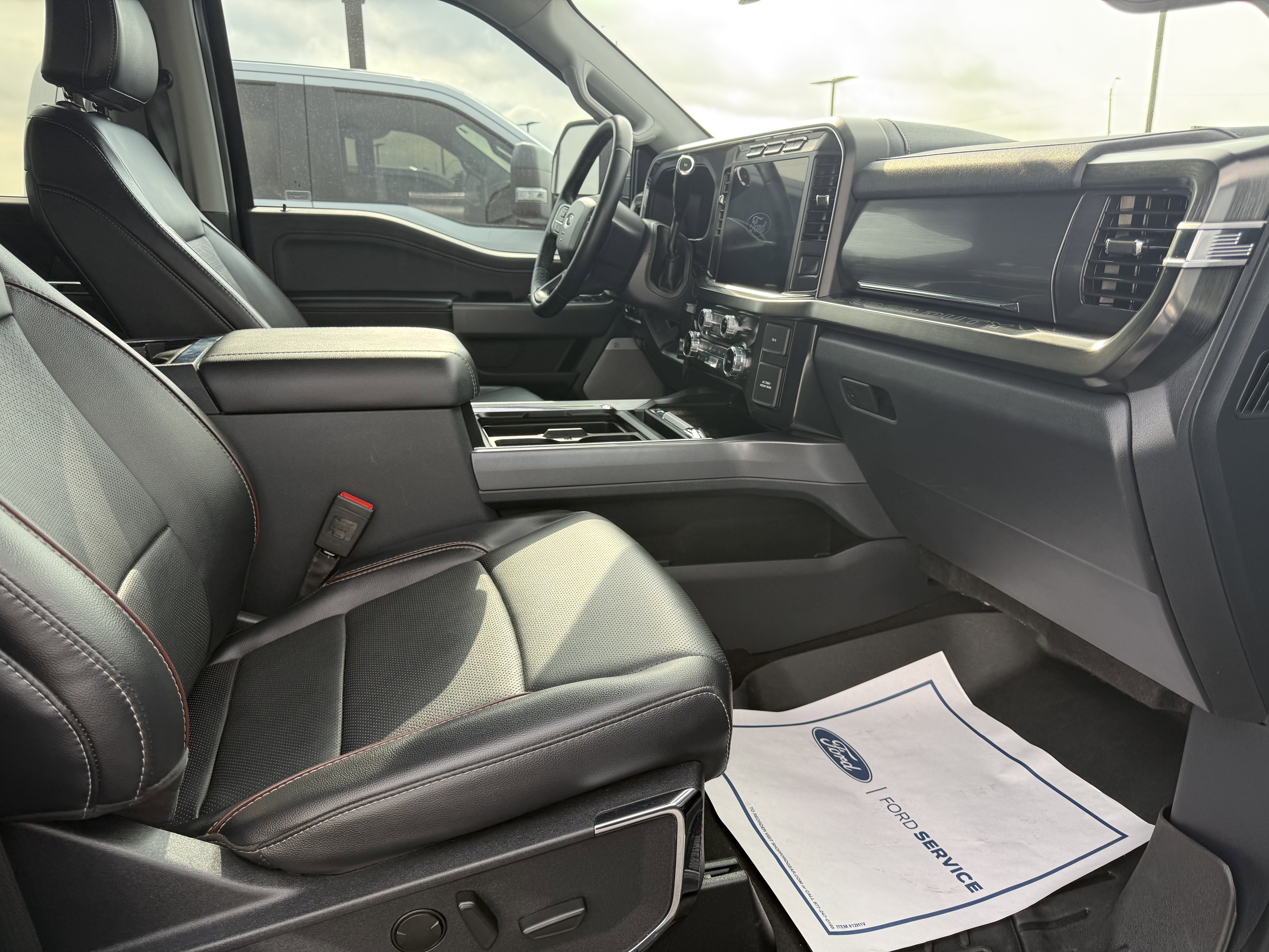 Used 2024 Ford F250 Lariat w/ Sport Appearance Package AWD/4WD image 10