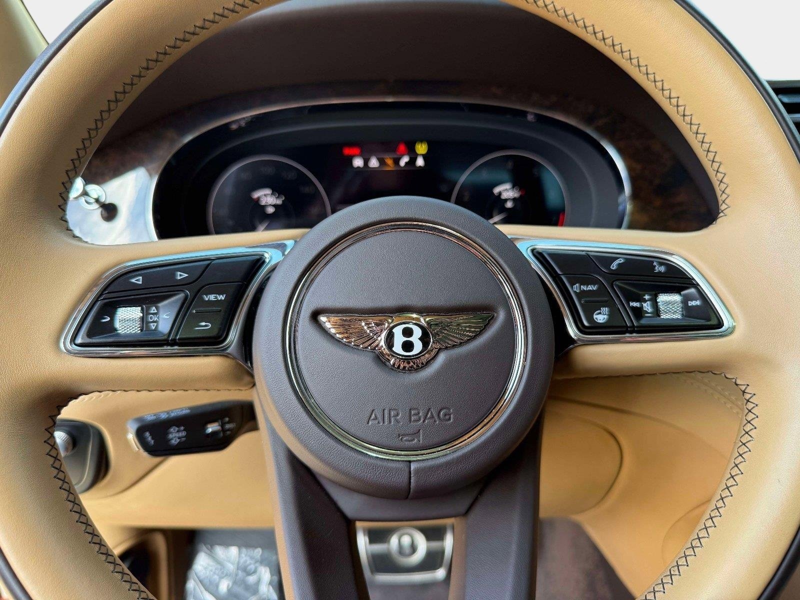 Used 2022 Bentley Bentayga image 54