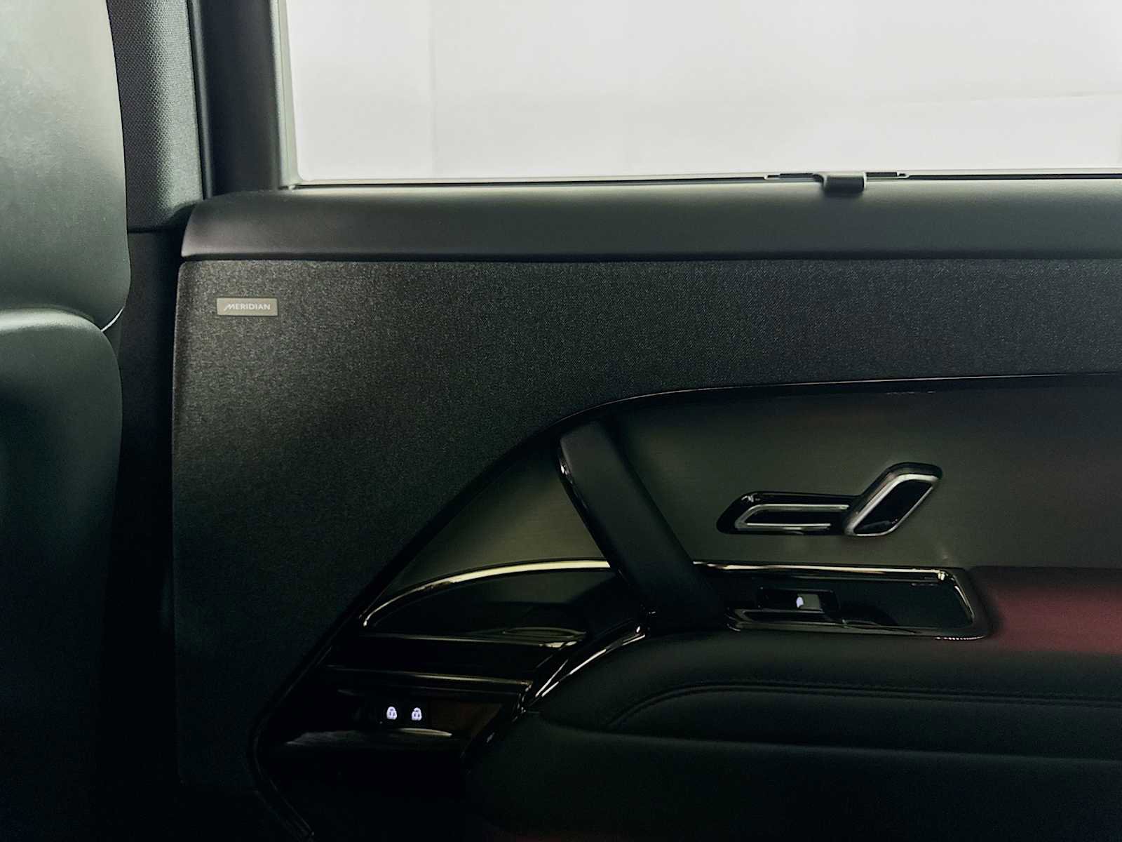 Used 2025 Land Rover Range Rover Sport Dynamic SE image 34