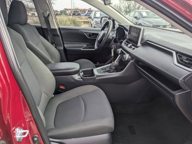 Used 2025 Toyota RAV4 LE image 28