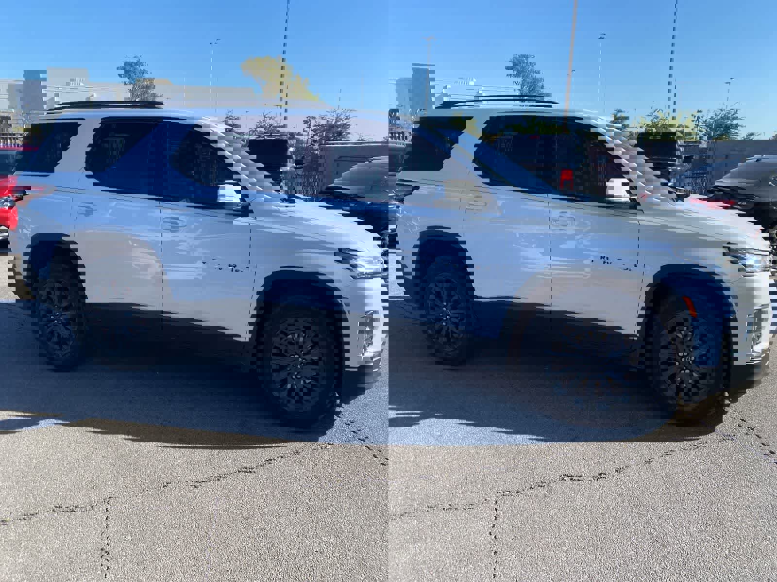 Used 2023 Chevrolet Traverse RS image 4