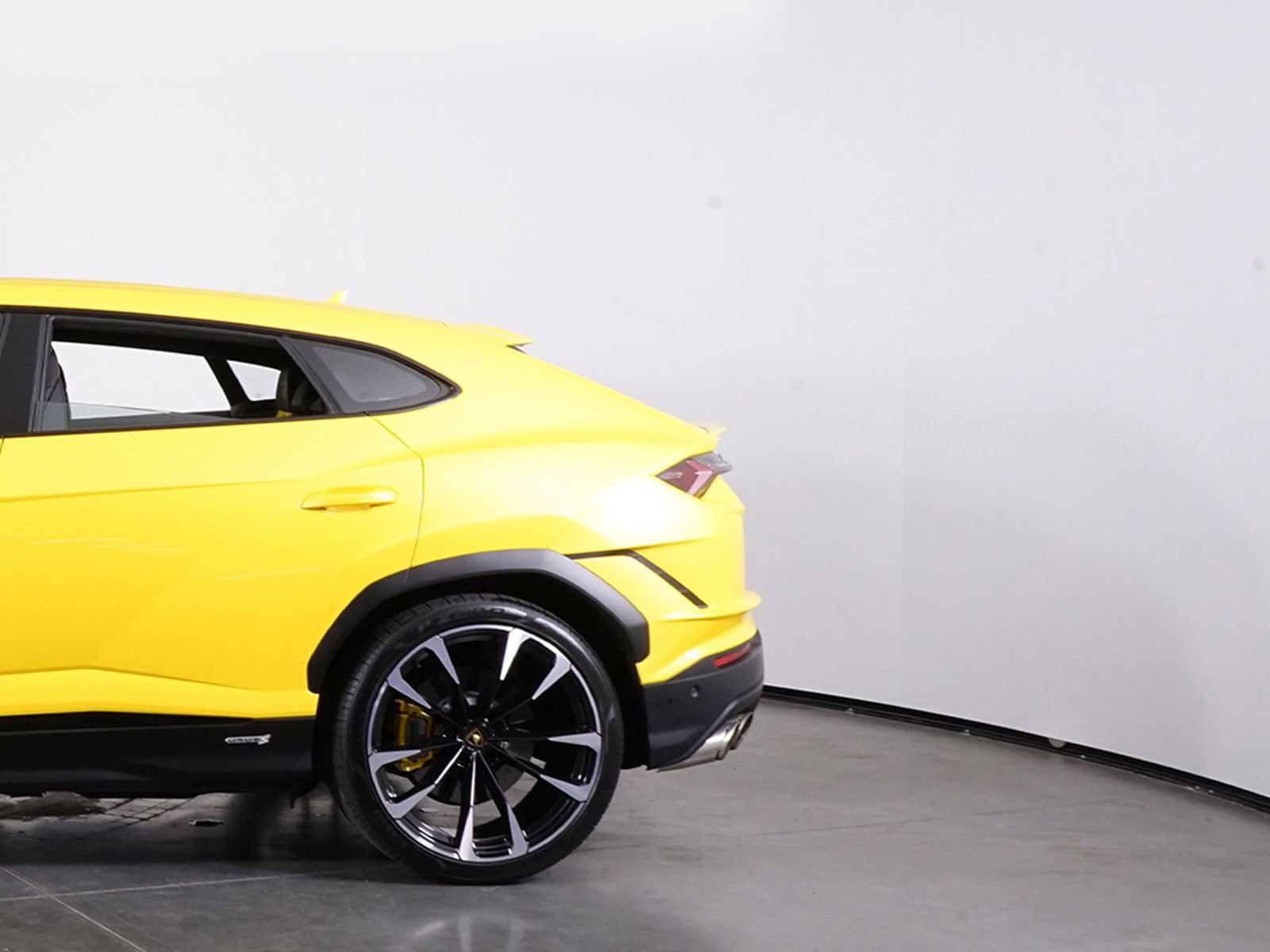 Used 2023 Lamborghini Urus S image 13