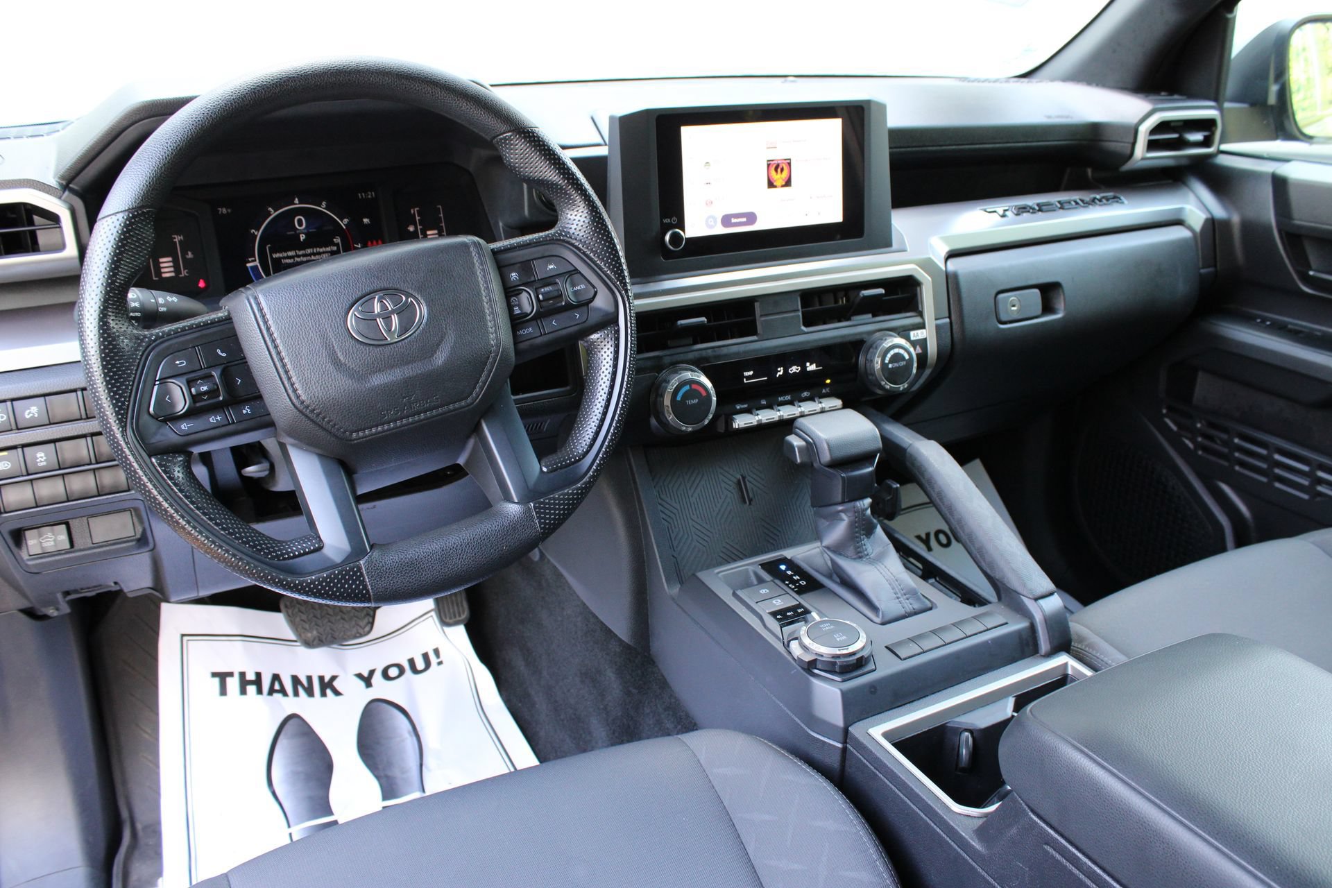 Used 2025 Toyota Tacoma SR5 AWD/4WD image 22