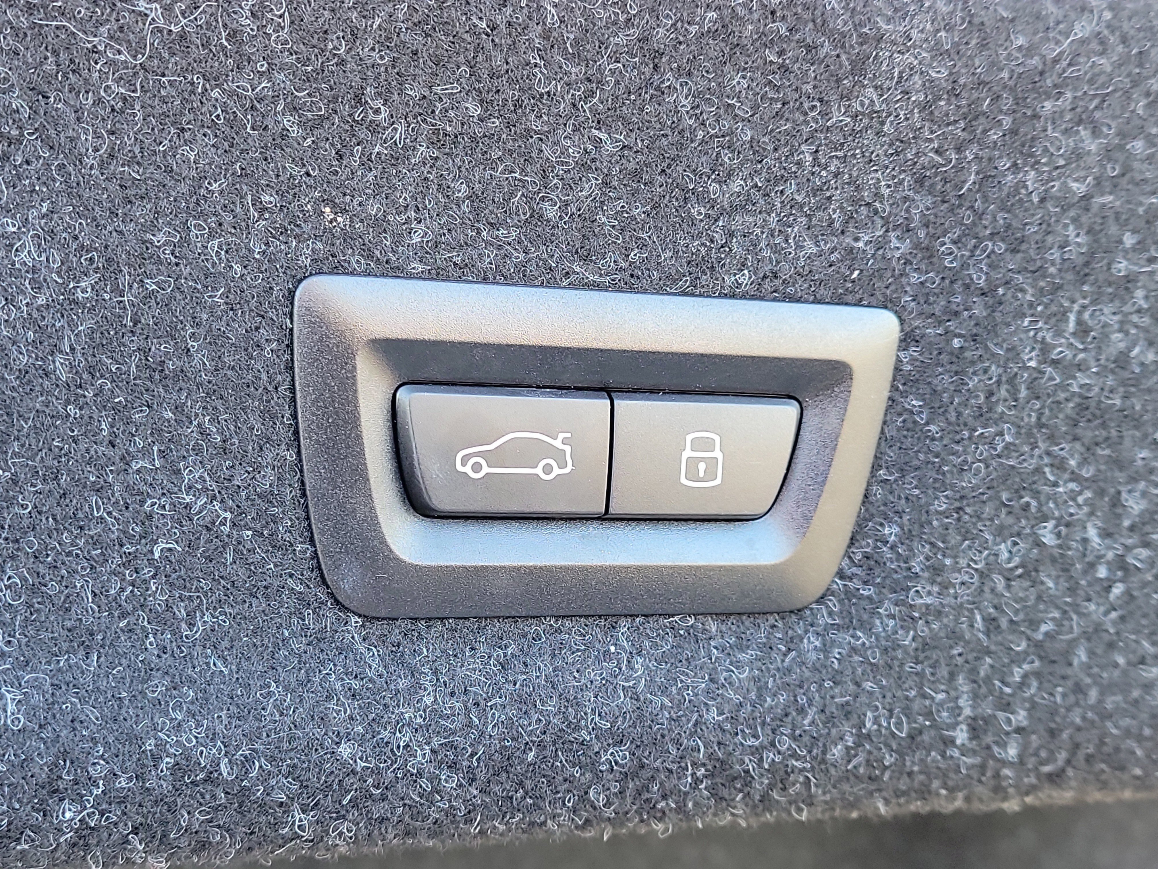 Used 2025 BMW 330i Sedan image 8