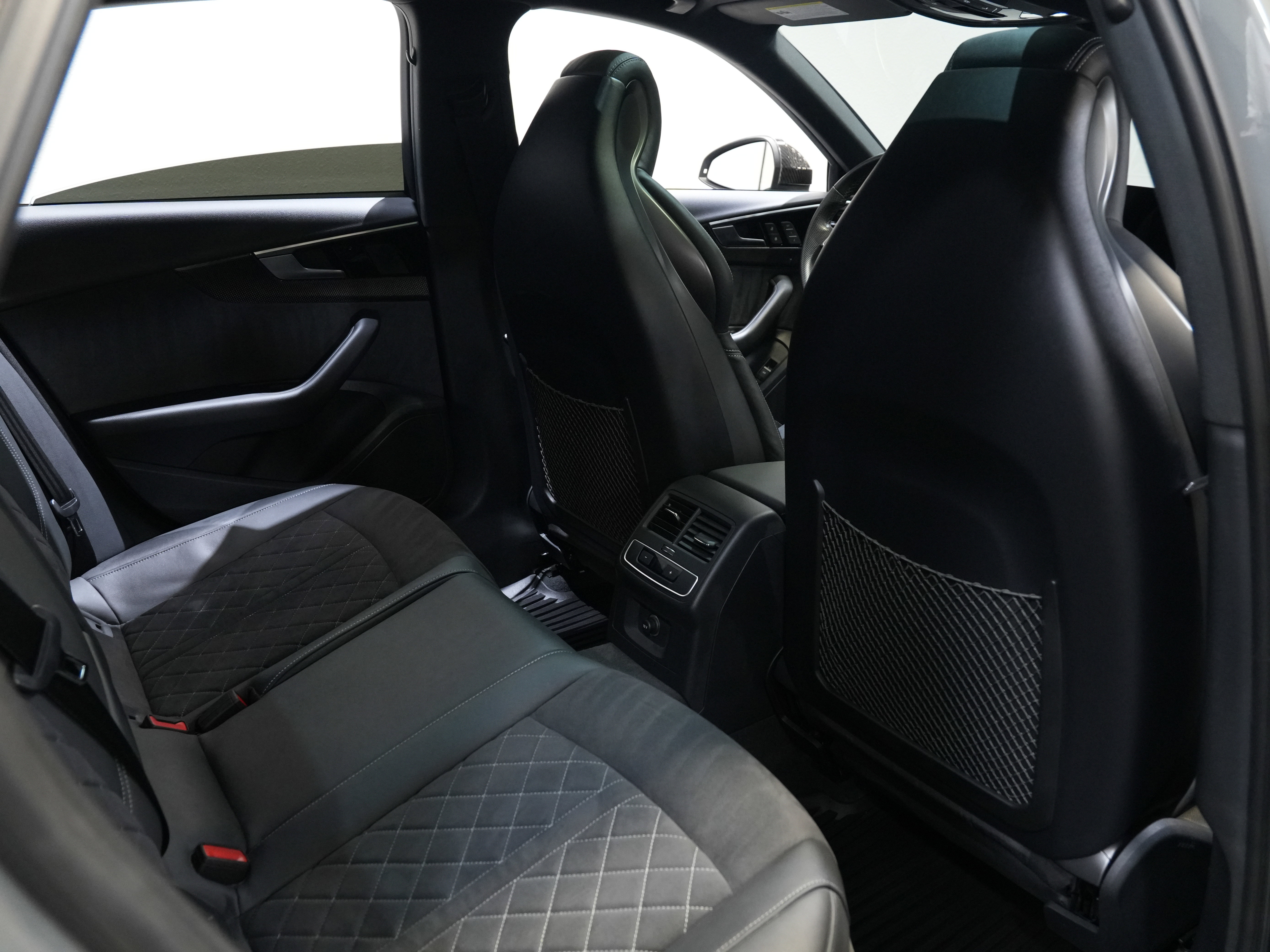 Used 2022 Audi S4 Premium image 39