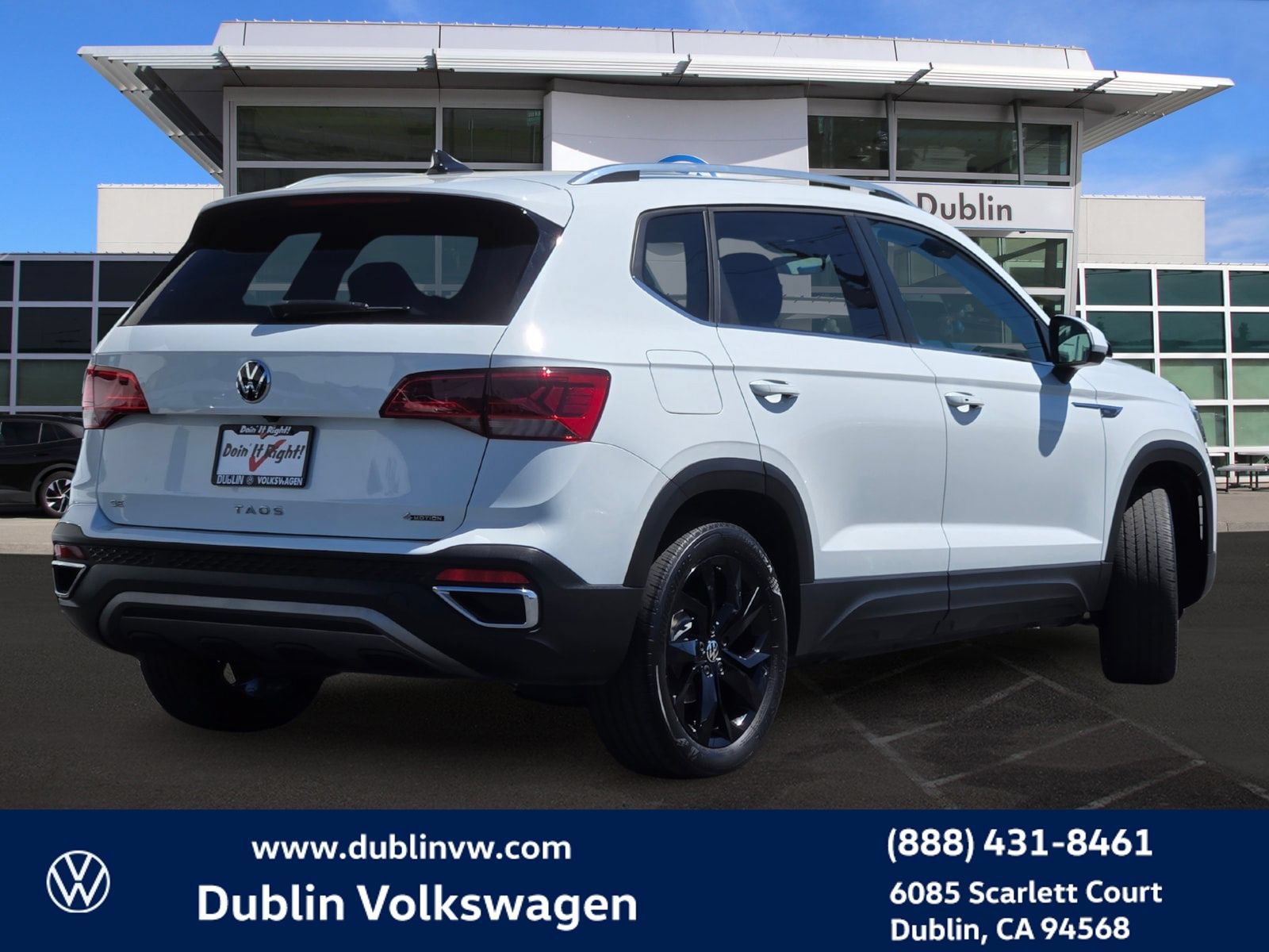 Certified 2023 Volkswagen Taos SE w/ Panoramic Sunroof Package AWD/4WD image 4