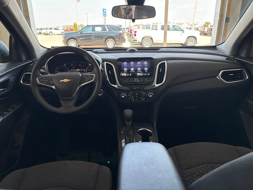 Used 2024 Chevrolet Equinox LT FWD image 16
