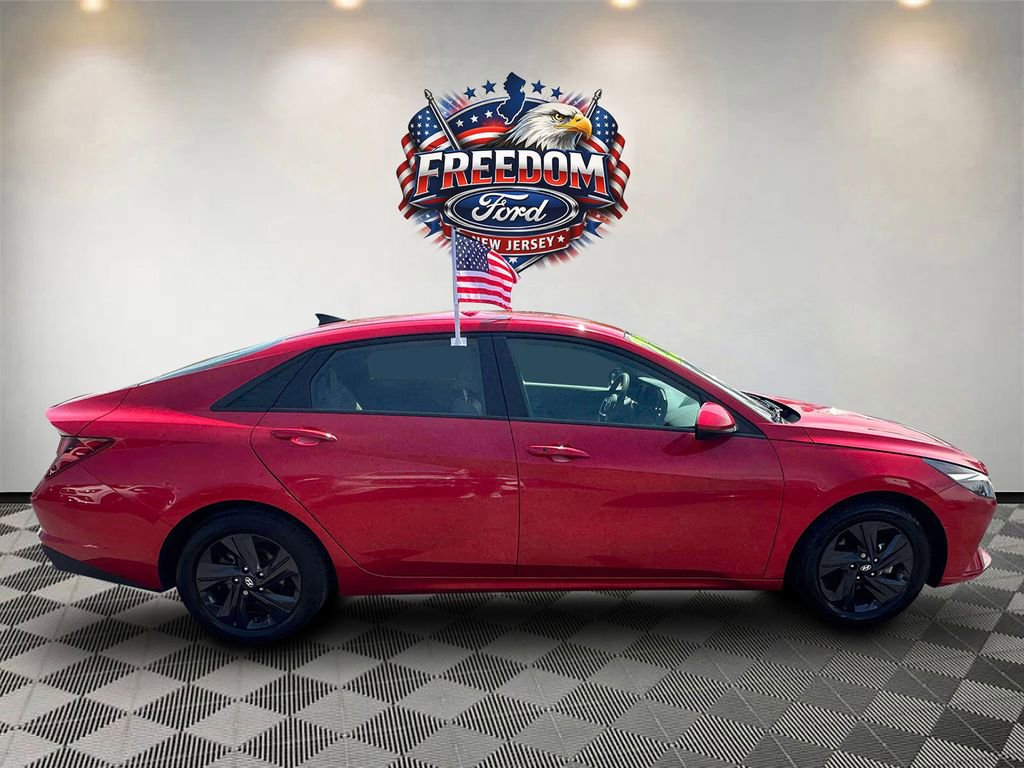 Used 2023 Hyundai Elantra SEL FWD image 3