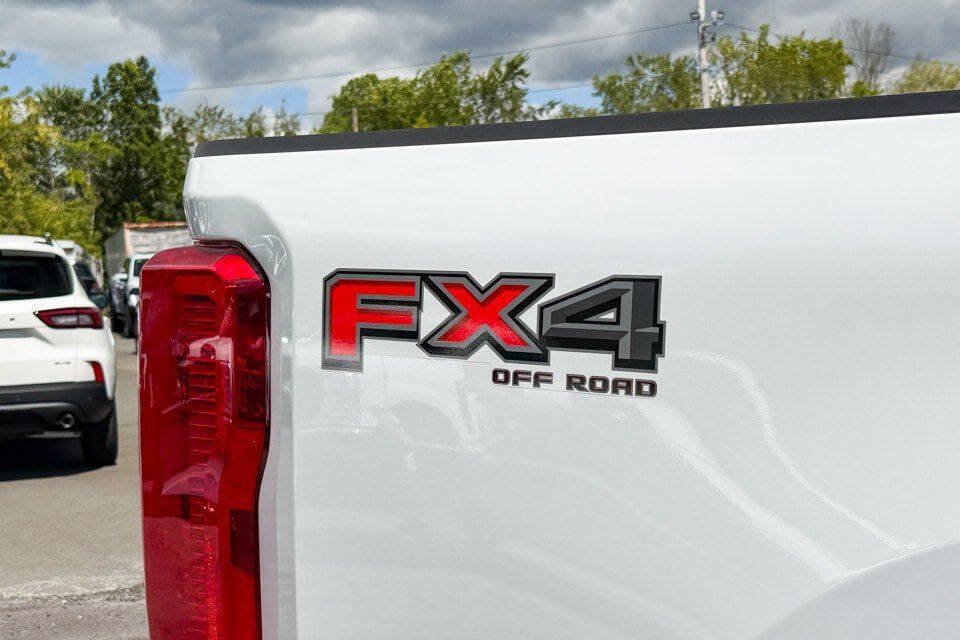 Used 2026 Ford F350 XLT w/ FX4 Off-Road Package AWD/4WD image 18