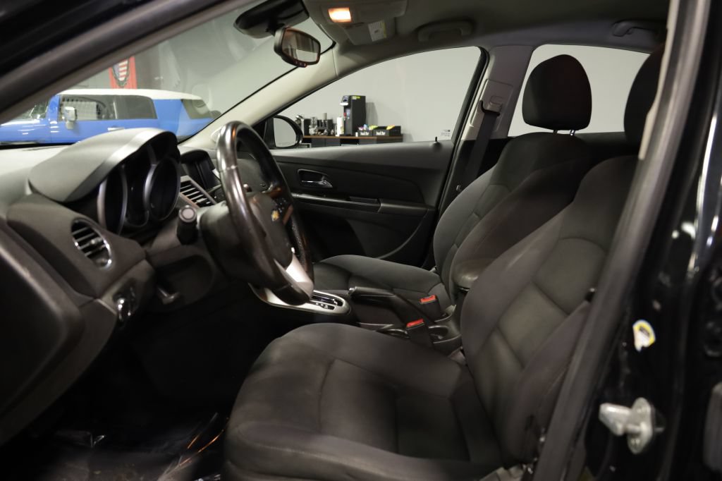 Used 2014 Chevrolet Cruze LT w/ Technology Package FWD image 12