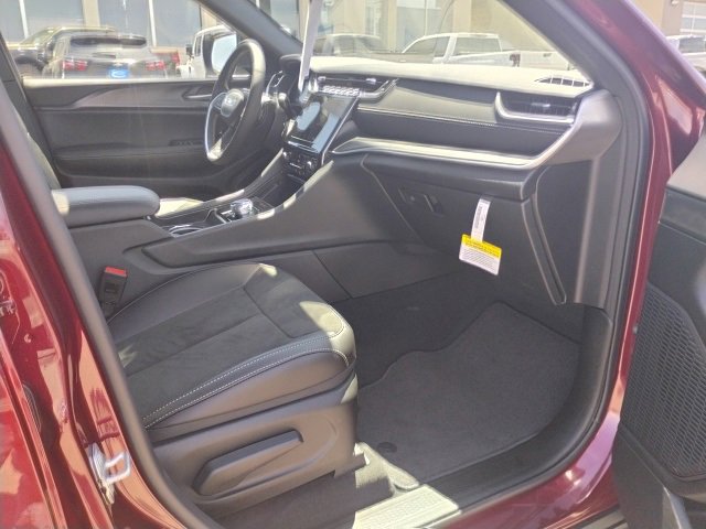 New 2025 Jeep Grand Cherokee L Altitude image 21