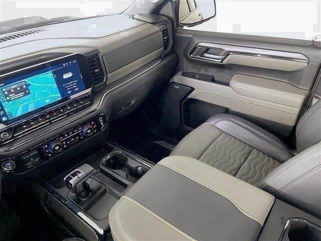 Used 2025 Chevrolet Silverado 1500 ZR2 w/ Technology Package AWD/4WD image 28