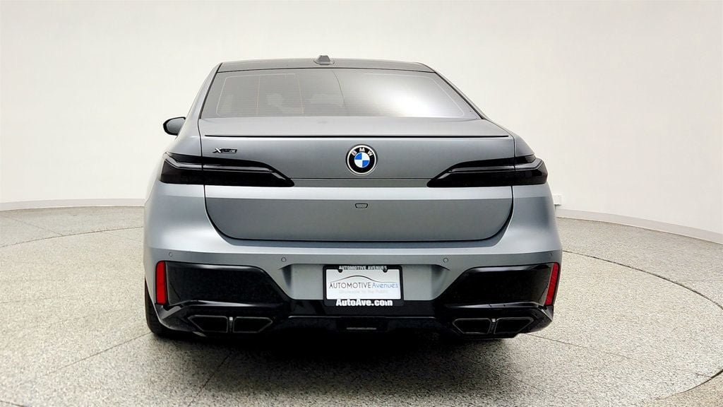Used 2023 BMW 760i xDrive w/ Executive Package AWD/4WD image 6