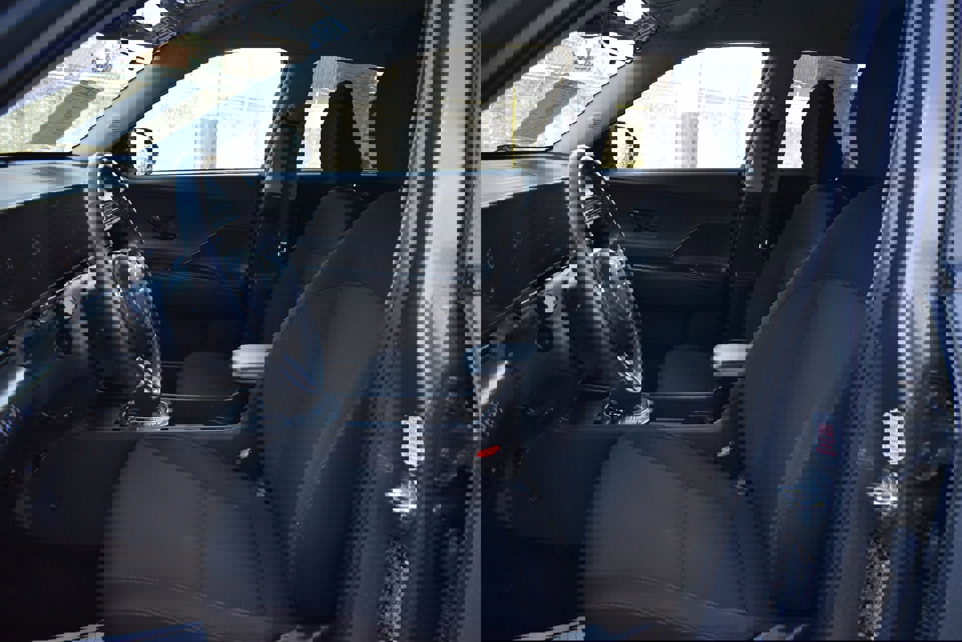 Used 2025 Hyundai Kona SEL image 16