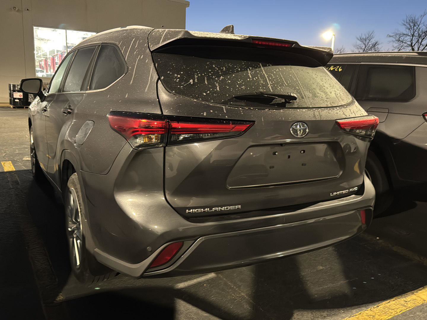 Used 2023 Toyota Highlander Limited image 7